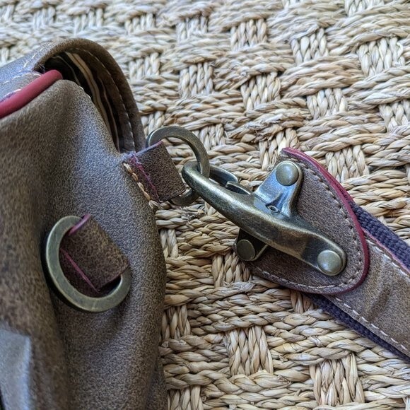 Esprit Shoulder Purse with striped lining, red and brown - Picture 5 of 10